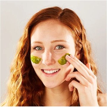 Matcha ir avižų pieno maitinamoji kaukė