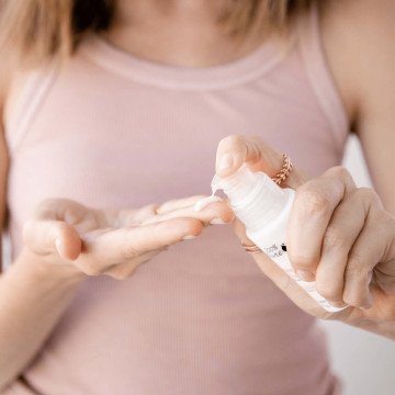 Odą skaistinantis serumas 